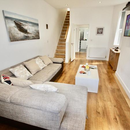 Holiday Home Hot Tub & Sauna Bournemouth Esterno foto