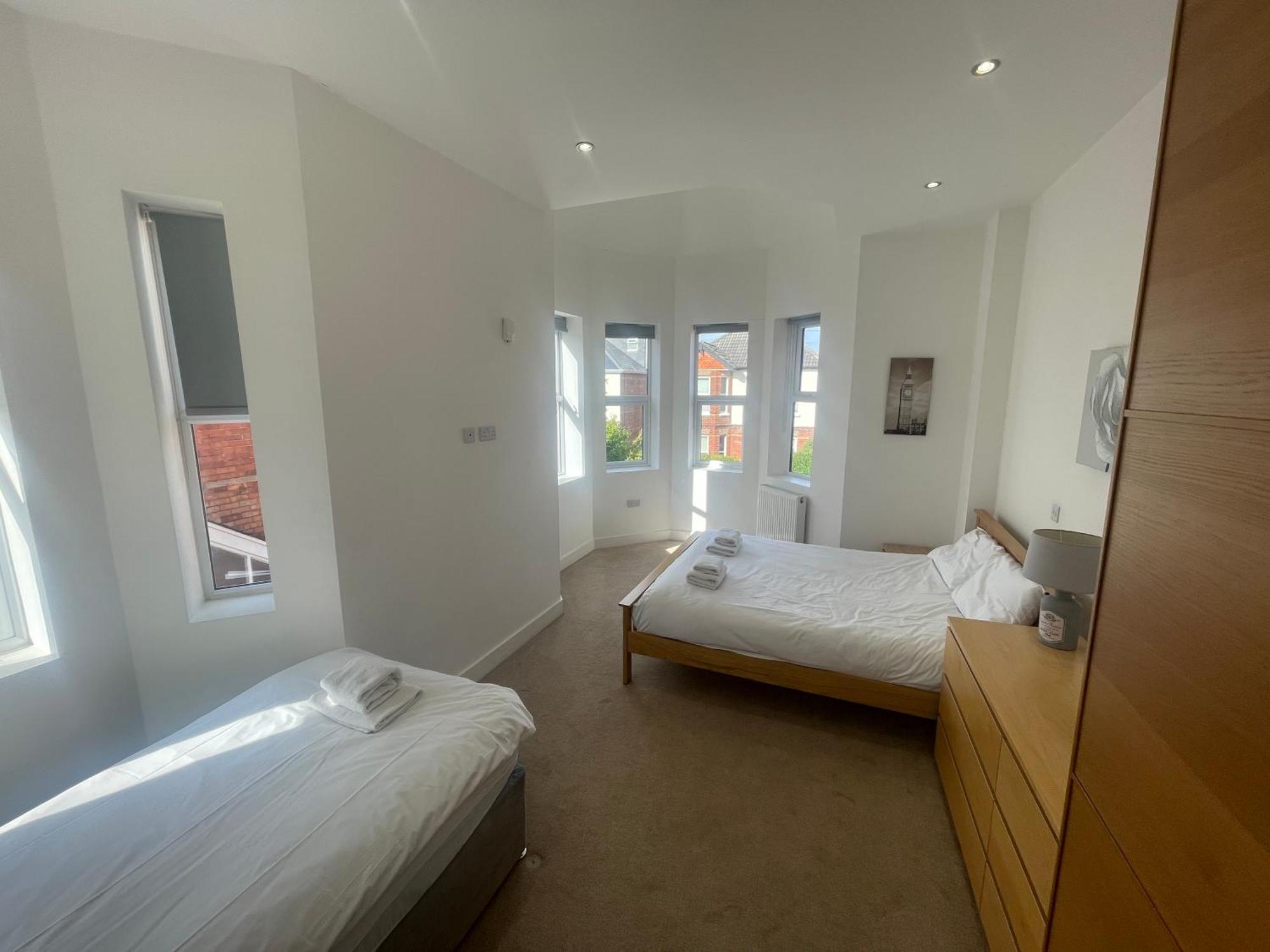 Holiday Home Hot Tub & Sauna Bournemouth Esterno foto