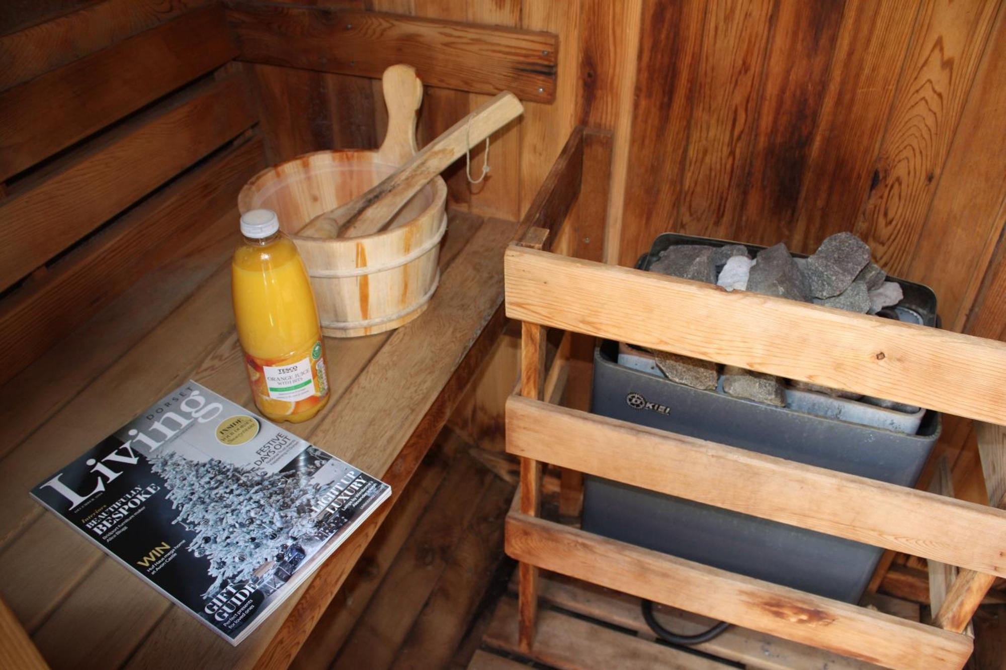 Holiday Home Hot Tub & Sauna Bournemouth Esterno foto