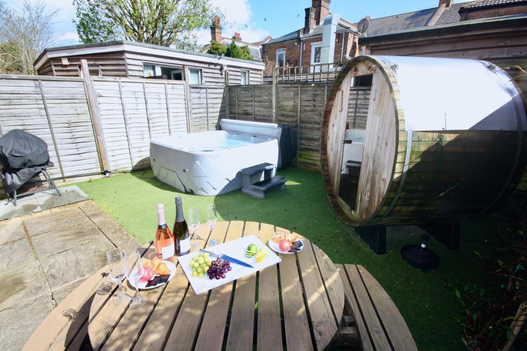 Holiday Home Hot Tub & Sauna Bournemouth Esterno foto